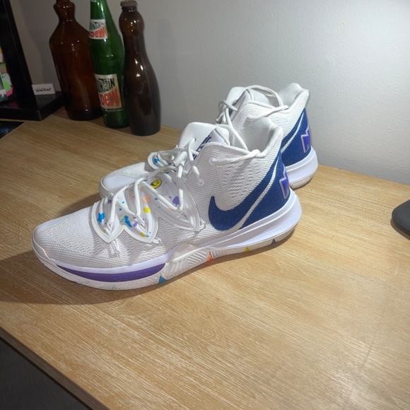 Have a Nike Day Kyrie 5 - Picture 3 of 8